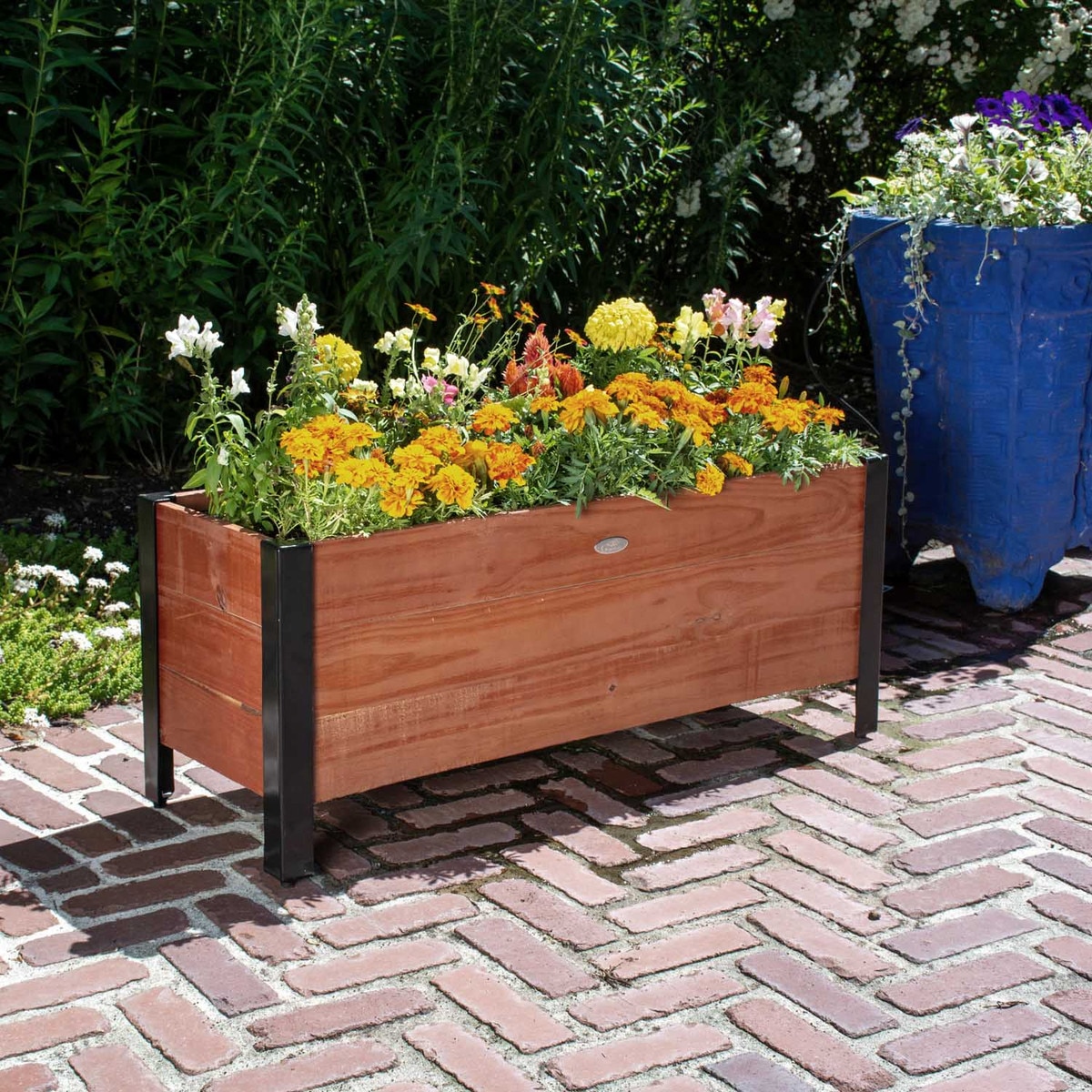 Grapevine recycled wood planter